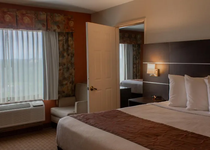 Grand Plaza Hotel & Conference Center